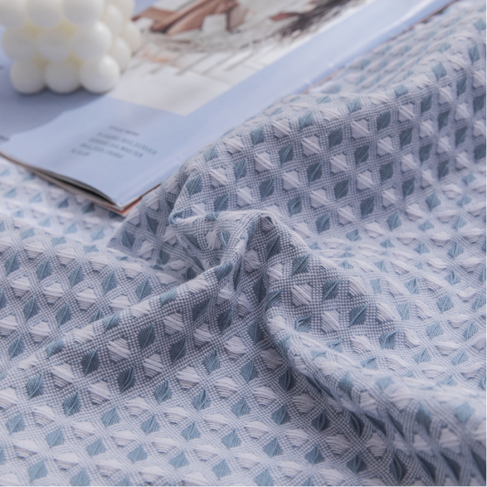 91家纺网 家纺一手货源 找家纺 朴尔 2021新款华夫格全棉纱布线毯毛巾被 蓝色