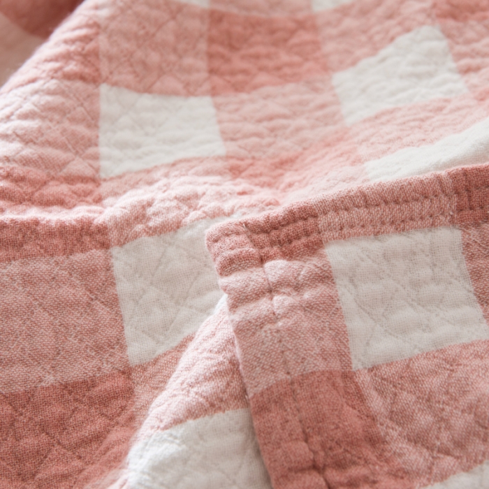 91家纺网 家纺一手货源 找家纺 朴尔2021新款全棉水洗棉四层纱布毛巾被 冷之巧格-粉