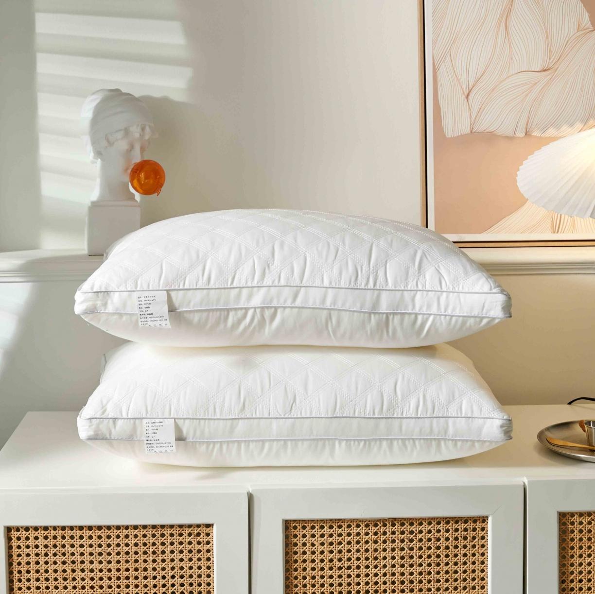 91家纺网 家纺一手货源 找家纺 赛格时代家居 枕头全棉立体绗缝酒店枕芯