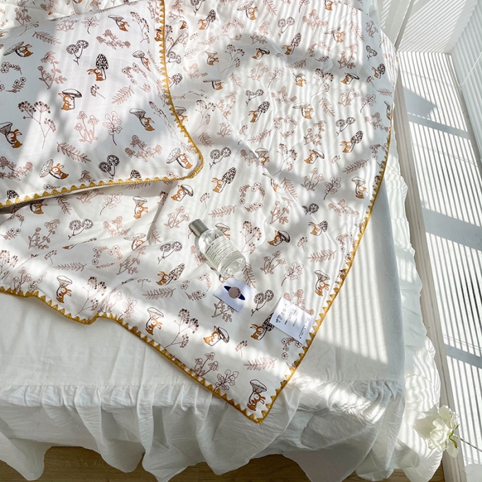 91家纺网 家纺一手货源 找家纺 洋铭区 2021新款双层纱夏被 蘑菇森林