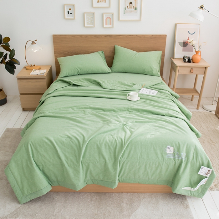 91家纺网 家纺一手货源 找家纺 全季 2021新款无印款全棉纯色色织棉花夏被 草绿
