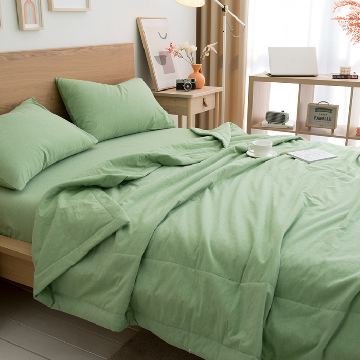 91家纺网 家纺一手货源 找家纺 全季 2021新款无印款全棉纯色色织棉花夏被 草绿