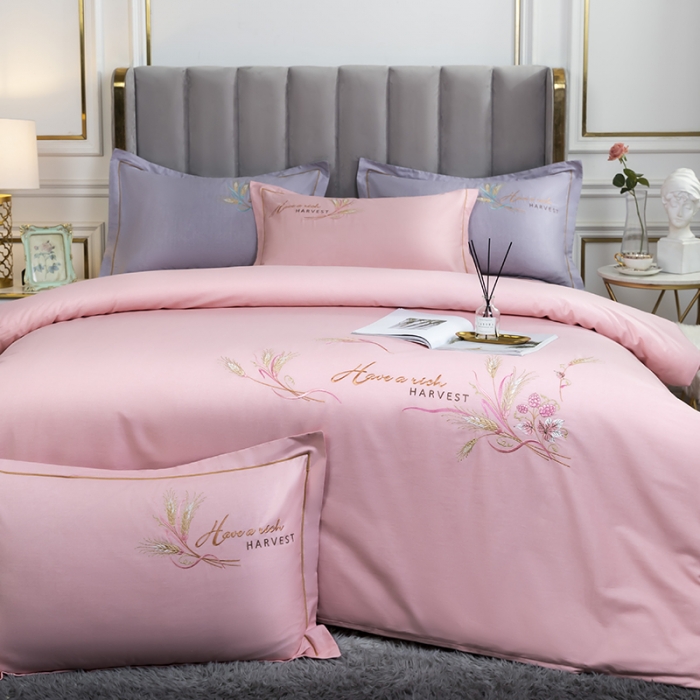 91家纺网 家纺一手货源 找家纺 U品汇 60s贡缎长绒棉刺绣全棉肌理纹绣花四件套 麦穗-粉玉