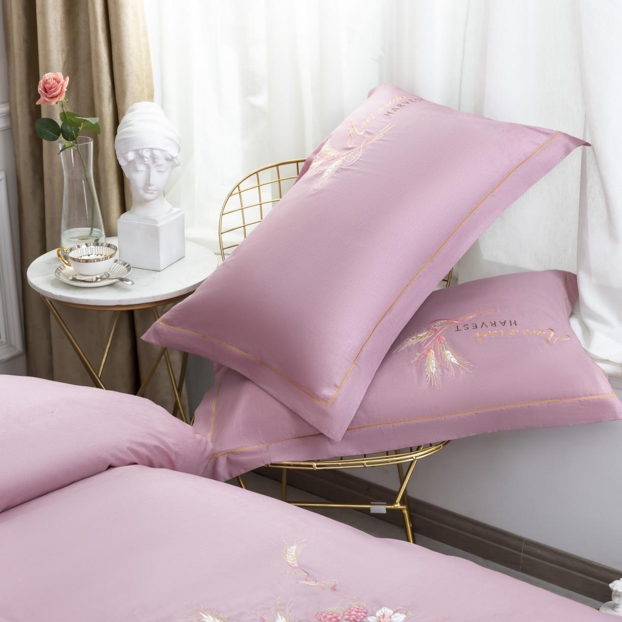 91家纺网 家纺一手货源 找家纺 U品汇 60s贡缎长绒棉刺绣全棉肌理纹绣花四件套麦穗-贵族粉