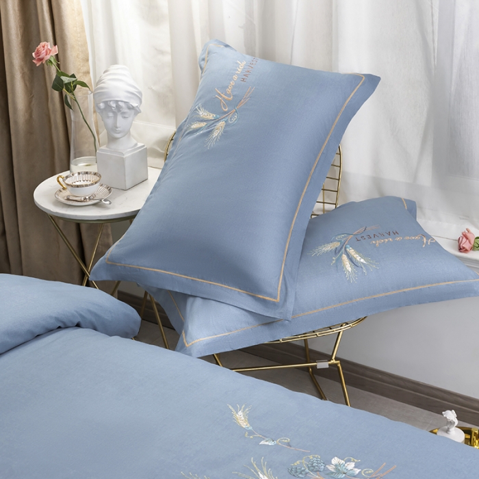 91家纺网 家纺一手货源 找家纺 U品汇 60s贡缎长绒棉刺绣全棉肌理纹绣花四件套麦穗-天空蓝