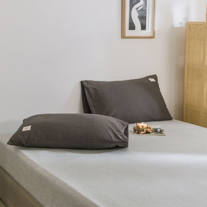 91家纺网 家纺一手货源 找家纺 雅居纺 2022新款全棉水洗棉单枕套 低调灰一对