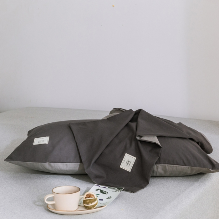 91家纺网 家纺一手货源 找家纺 雅居纺 2022新款全棉水洗棉单枕套 低调灰+绅士灰一对