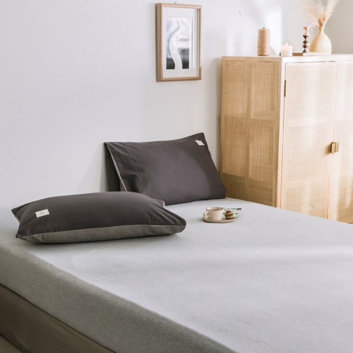 91家纺网 家纺一手货源 找家纺 雅居纺 2022新款全棉水洗棉单枕套 低调灰+绅士灰一对