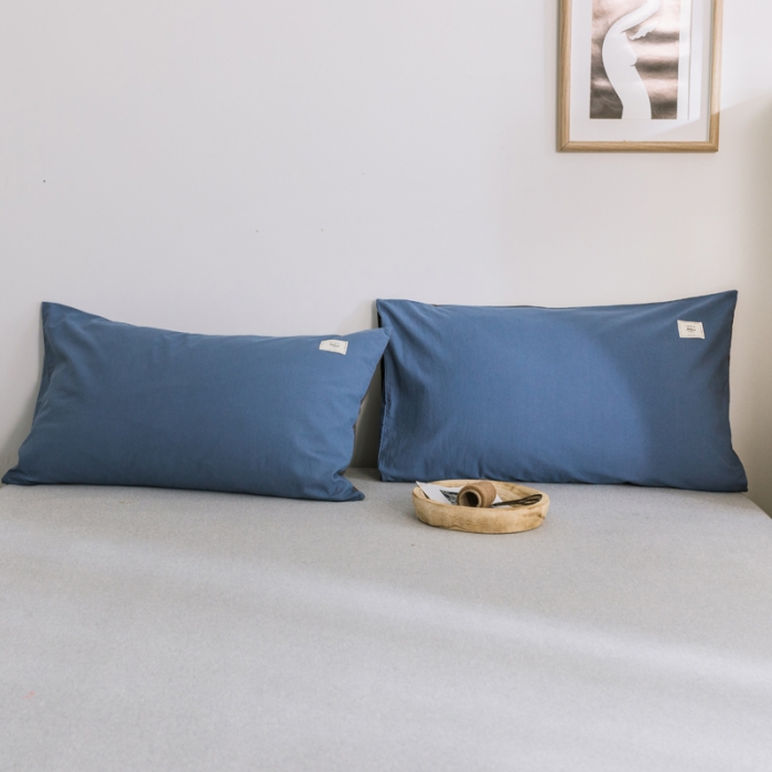 91家纺网 家纺一手货源 找家纺 雅居纺 2022新款全棉水洗棉单枕套 牛仔蓝+低调灰一对