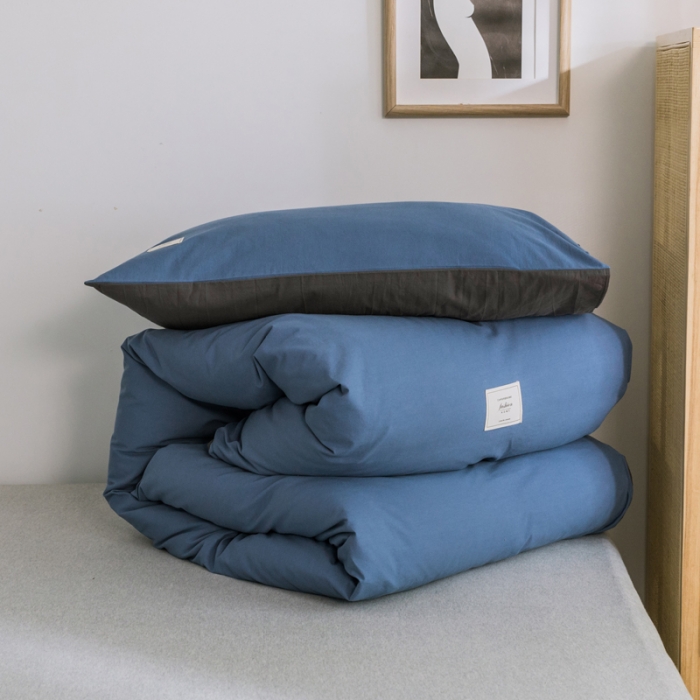 91家纺网 家纺一手货源 找家纺 雅居纺 2022新款全棉水洗棉单枕套 牛仔蓝+低调灰一对