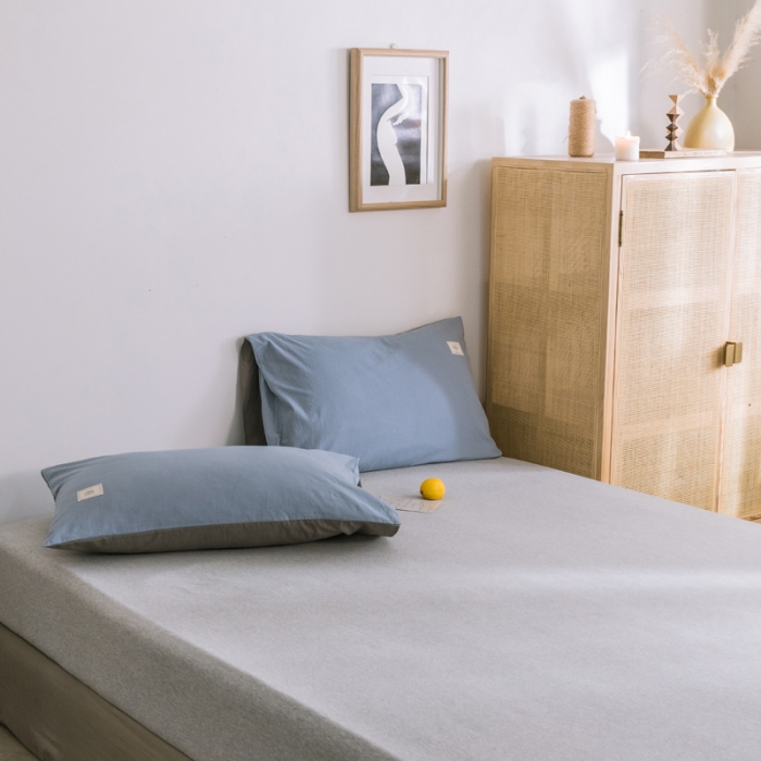 91家纺网 家纺一手货源 找家纺 雅居纺 2022新款全棉水洗棉单枕套 清雅蓝+绅士灰一对