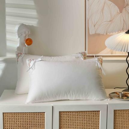 赛格时代家居枕芯   全棉角绣茉莉花羽丝绒枕 枕头