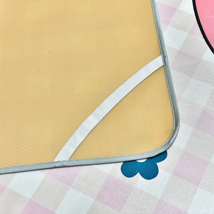 91家纺网 家纺一手货源 找家纺 同田2021新款水洗冰丝数码印花凉席三件套 草莓小女孩