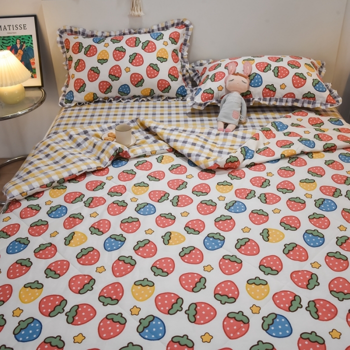 91家纺网 家纺一手货源 找家纺 仟网汇 2021新款全棉夏被四件套 清新小草莓