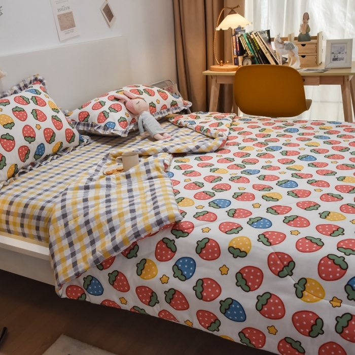 91家纺网 家纺一手货源 找家纺 仟网汇 2021新款全棉夏被四件套 清新小草莓
