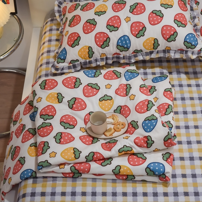 91家纺网 家纺一手货源 找家纺 仟网汇 2021新款全棉夏被四件套 清新小草莓