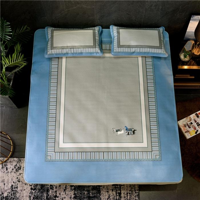 91家纺网 家纺一手货源 找家纺 彩绘头层牛皮凉席 -策马奔腾--蓝