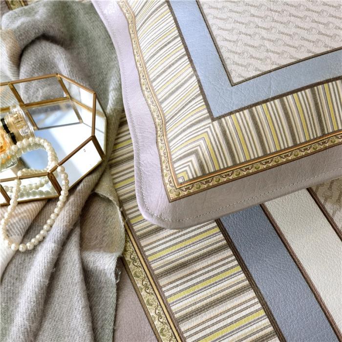 91家纺网 家纺一手货源 找家纺 彩绘头层牛皮凉席 -策马奔腾-灰