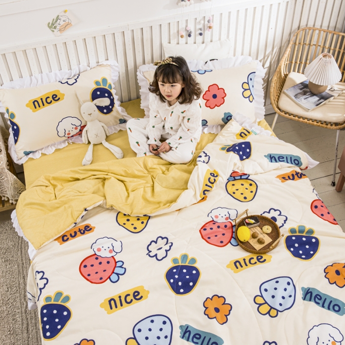 91家纺网 家纺一手货源 找家纺 米莱 2021新款花边款亲肤夏被四件套 草莓爱恋