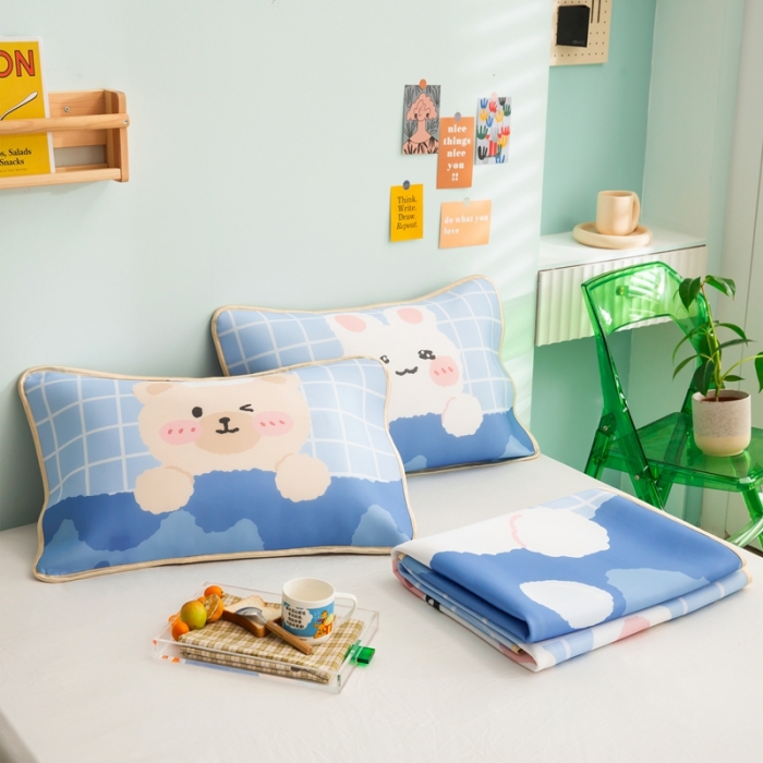 91家纺网 家纺一手货源 找家纺 塔塔 2025新款凉感丝大版印花软席凉席三件套 兔兔熊