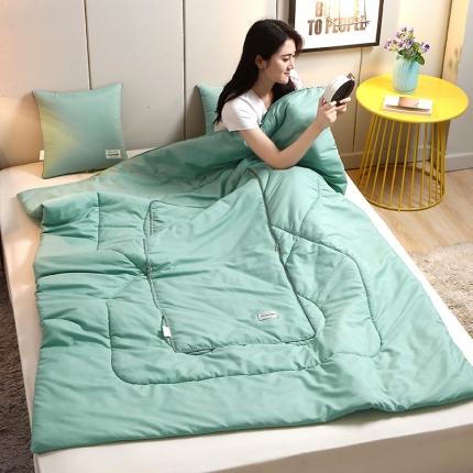 91家纺网 家纺一手货源 找家纺 照世家纺 2021新款贴布绣多功能抱枕被薄荷绿