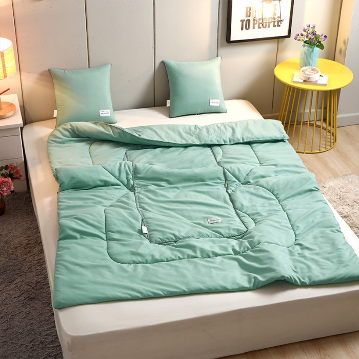 91家纺网 家纺一手货源 找家纺 照世家纺 2021新款贴布绣多功能抱枕被薄荷绿