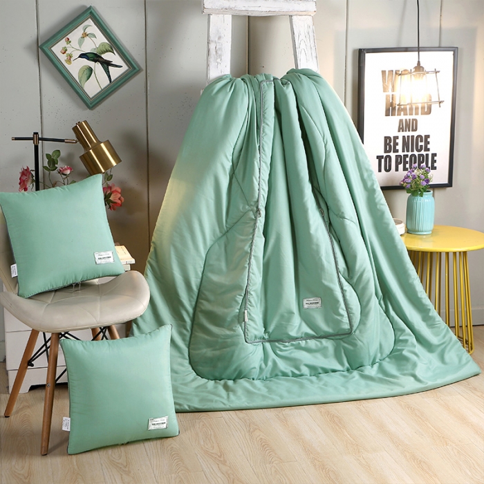 91家纺网 家纺一手货源 找家纺 照世家纺 2021新款贴布绣多功能抱枕被薄荷绿