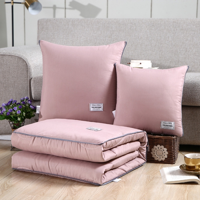 91家纺网 家纺一手货源 找家纺 照世家纺 2021新款贴布绣多功能抱枕被粉色