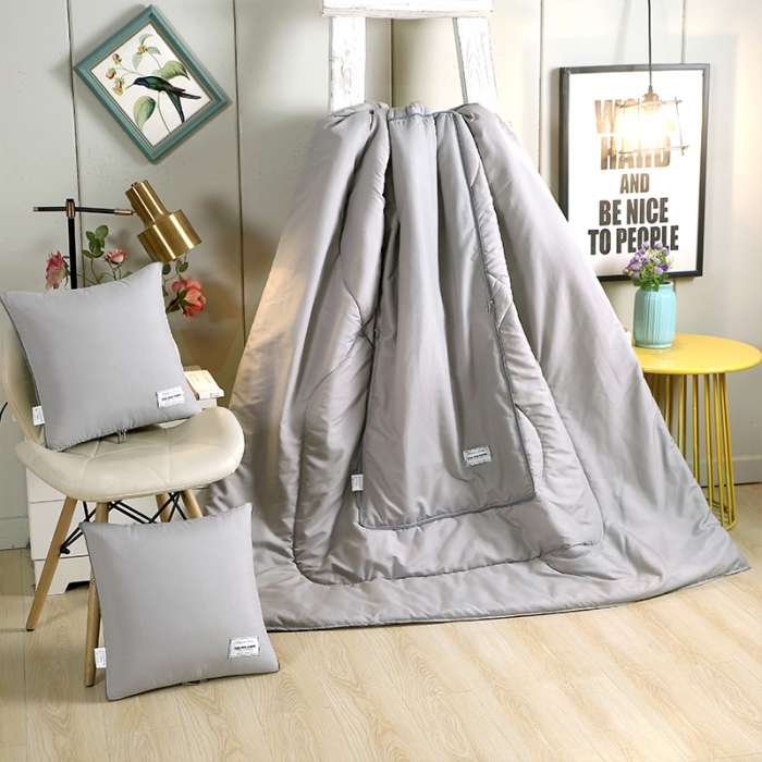 91家纺网 家纺一手货源 找家纺 照世家纺 2021新款贴布绣多功能抱枕被浅灰