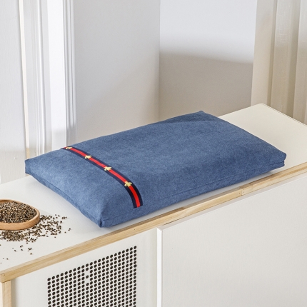 91家纺网 家纺一手货源 找家纺 总.小蜜蜂新款织带麻绒荞麦枕35*55