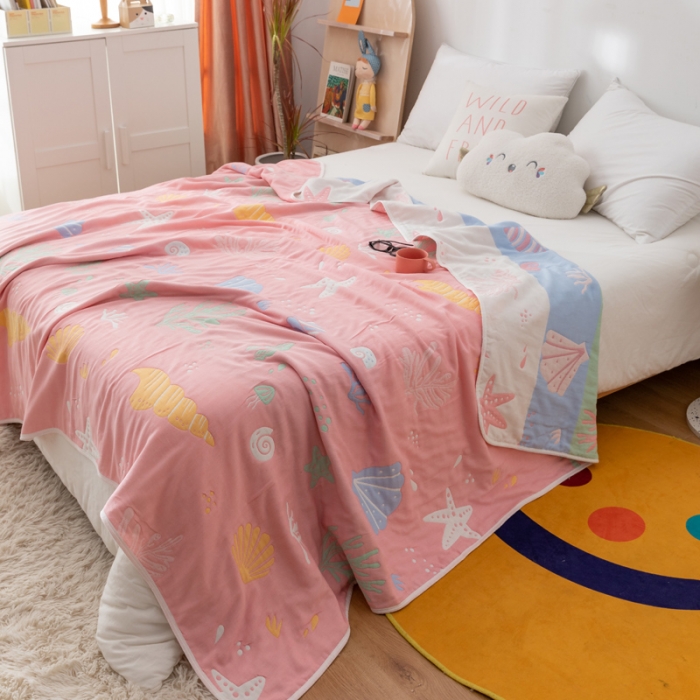 91家纺网 家纺一手货源 找家纺 朴尔家纺 2021新款卡漫风格全棉六层纱毛巾被 海底世界-粉
