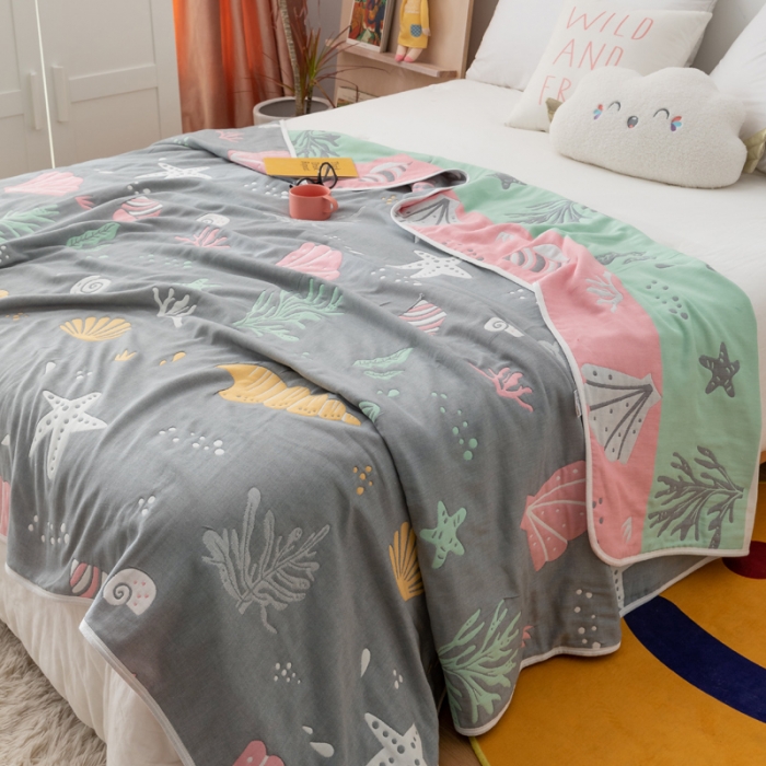 91家纺网 家纺一手货源 找家纺 朴尔家纺 2021新款卡漫风格全棉六层纱毛巾被 海底世界-灰