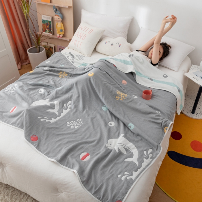 91家纺网 家纺一手货源 找家纺 朴尔家纺 2021新款卡漫风格全棉六层纱毛巾被 海洋乐园-灰