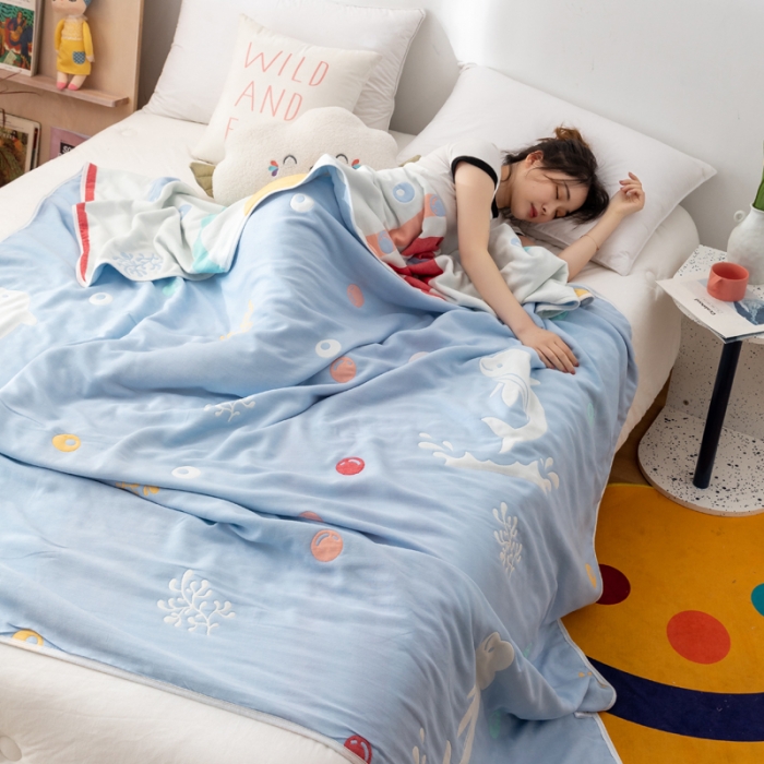 91家纺网 家纺一手货源 找家纺 朴尔家纺 2021新款卡漫风格全棉六层纱毛巾被 海洋乐园-兰