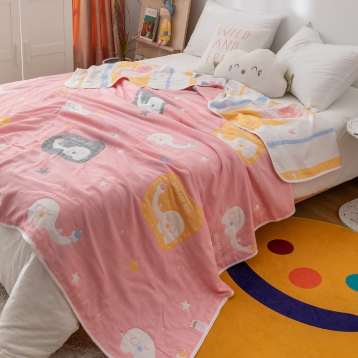 91家纺网 家纺一手货源 找家纺 朴尔家纺 2021新款卡漫风格全棉六层纱毛巾被 长鼻象-粉