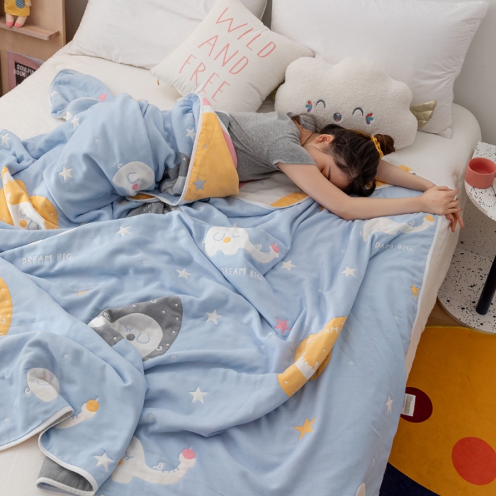 91家纺网 家纺一手货源 找家纺 朴尔家纺 2021新款卡漫风格全棉六层纱毛巾被 长鼻象-兰