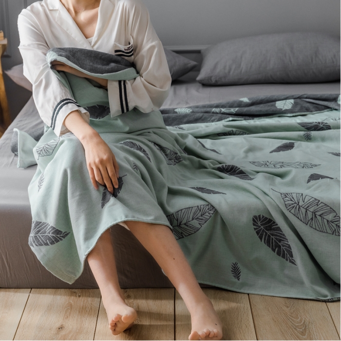 91家纺网 家纺一手货源 找家纺 朴尔家纺 新款主推特惠三层全棉纱布毛巾被 南极树叶-墨绿