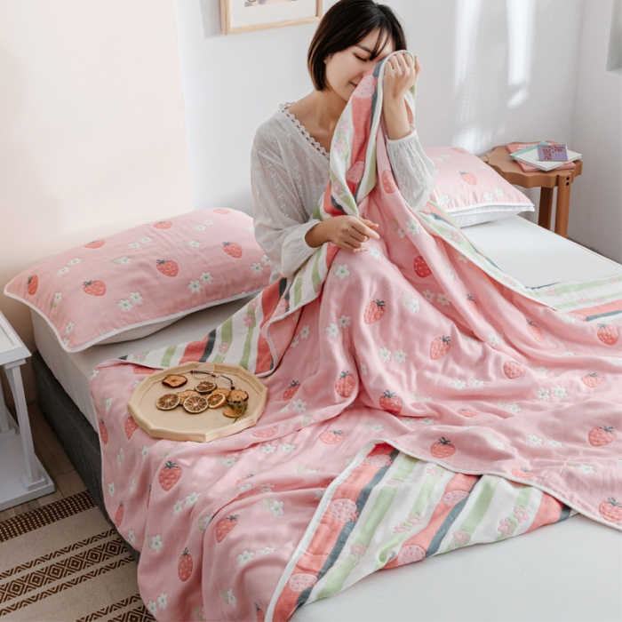 91家纺网 家纺一手货源 找家纺 朴尔家纺 2021新款六层全棉纱布毛巾被 甜甜草莓-粉