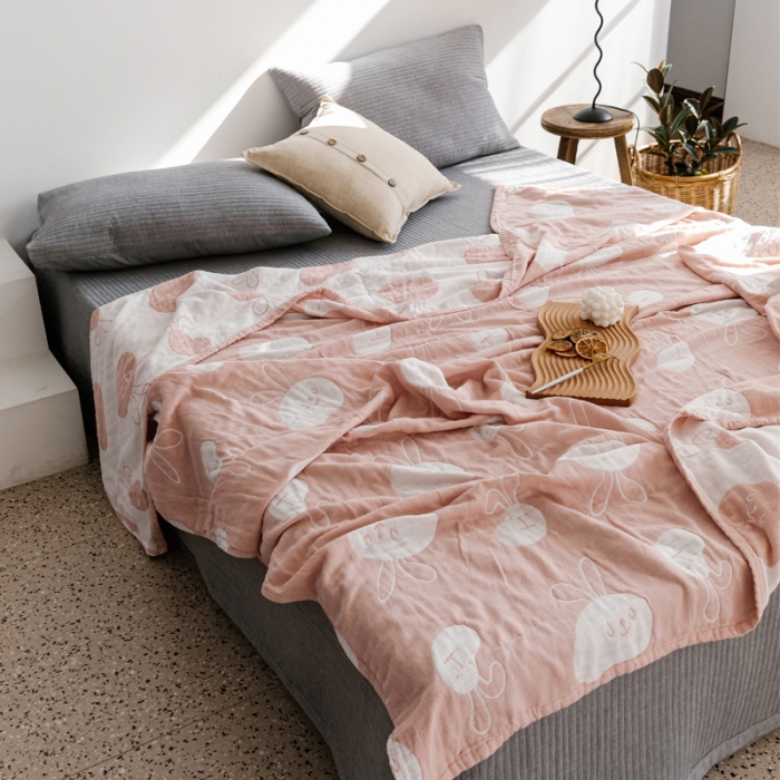 91家纺网 家纺一手货源 找家纺 朴尔家纺 新款加厚三层水洗棉全棉纱布毛巾被 灵动兔-粉