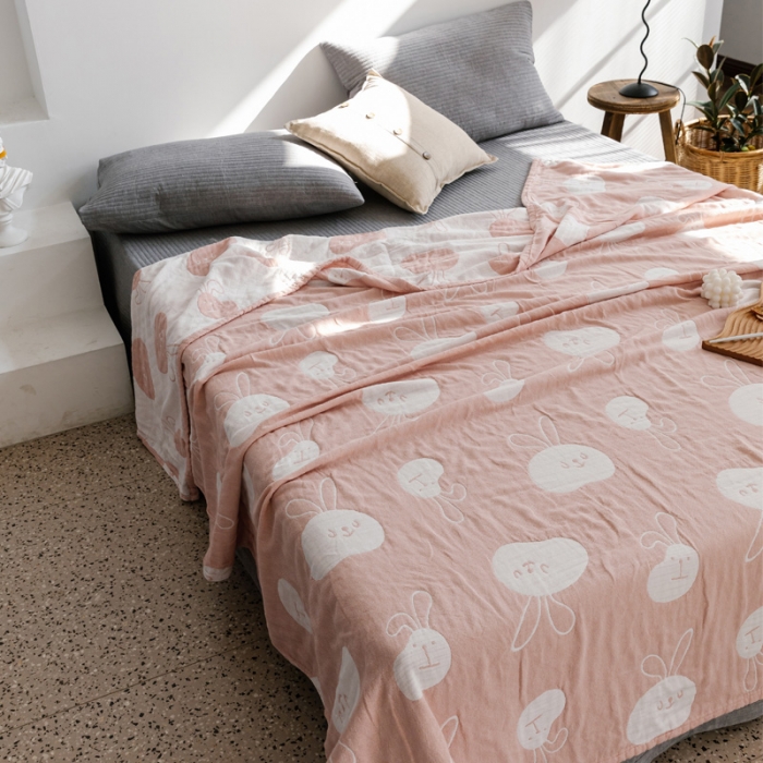 91家纺网 家纺一手货源 找家纺 朴尔家纺 新款加厚三层水洗棉全棉纱布毛巾被 灵动兔-粉