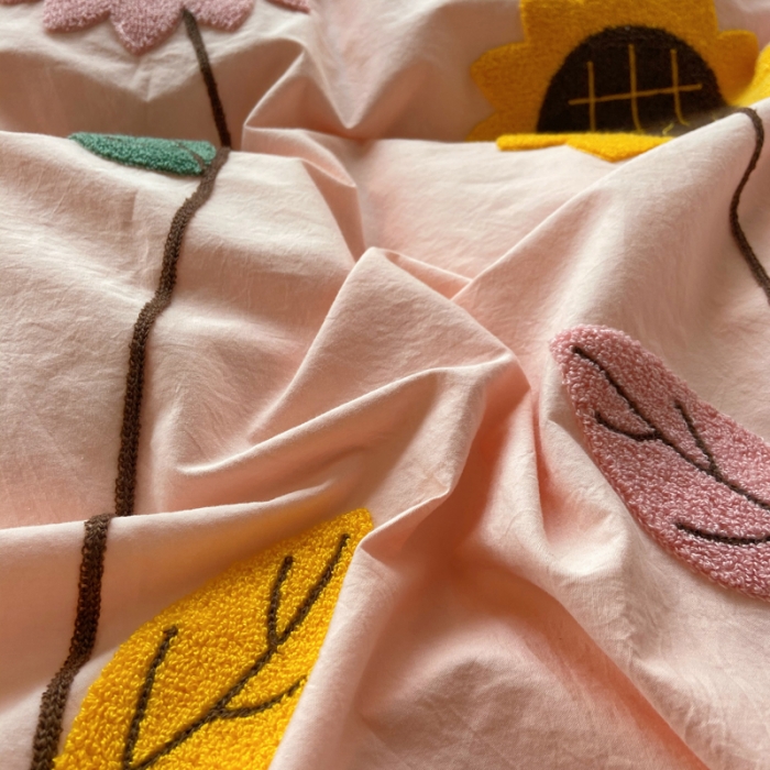 91家纺网 家纺一手货源 找家纺 淑女公社 2021新款全棉毛巾绣向日葵系列四件套 粉色