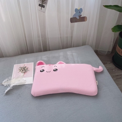 91家纺网 家纺一手货源 找家纺 趣味卡通定位婴儿乳胶枕头枕套 0-3岁儿童枕芯
