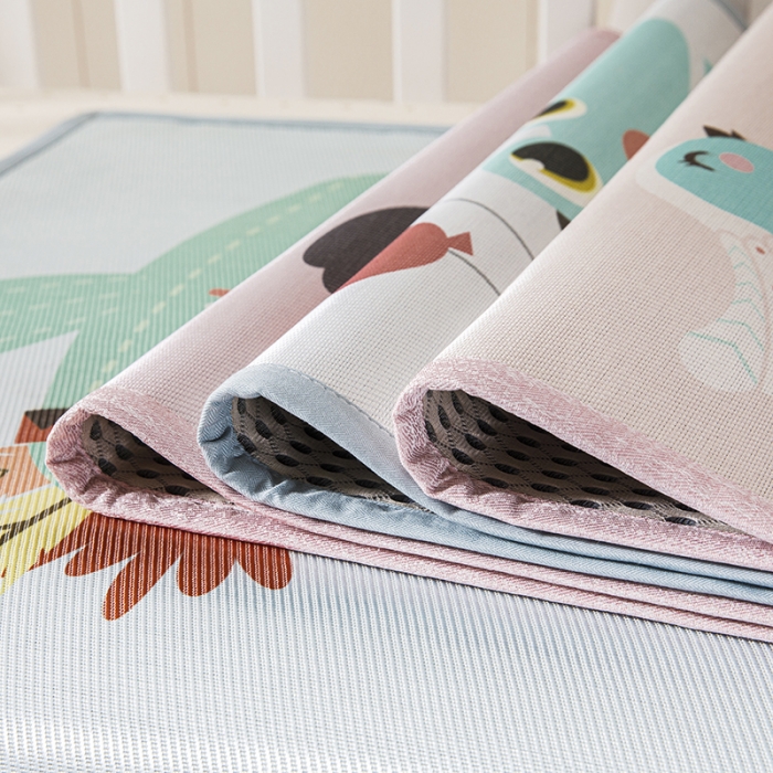 91家纺网 家纺一手货源 找家纺 小芽家居 2024新款儿童冰丝凉席卡通 浣熊宝宝