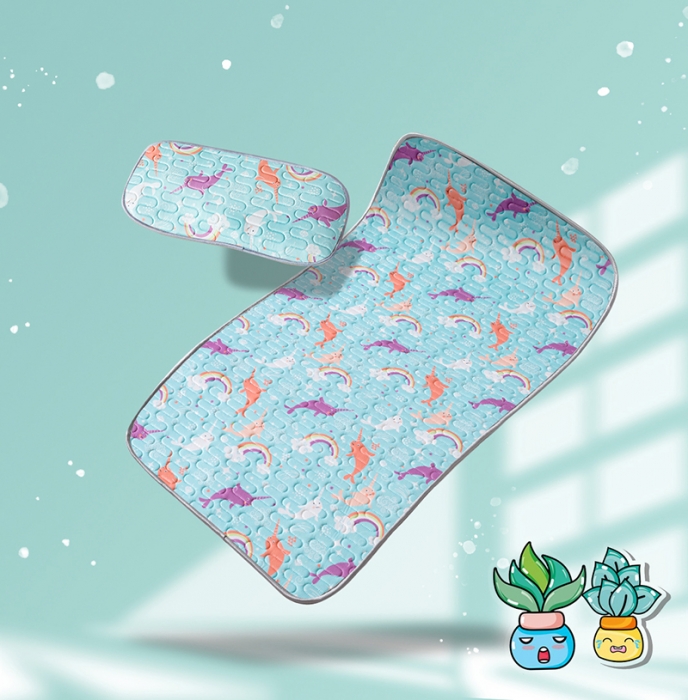 91家纺网 家纺一手货源 找家纺 小芽家居 2024新款儿童乳胶凉席卡通 彩虹海豚