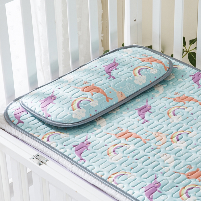 91家纺网 家纺一手货源 找家纺 小芽家居 2024新款儿童乳胶凉席卡通 彩虹海豚