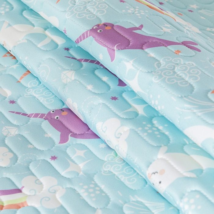 91家纺网 家纺一手货源 找家纺 小芽家居 2024新款儿童乳胶凉席卡通 彩虹海豚