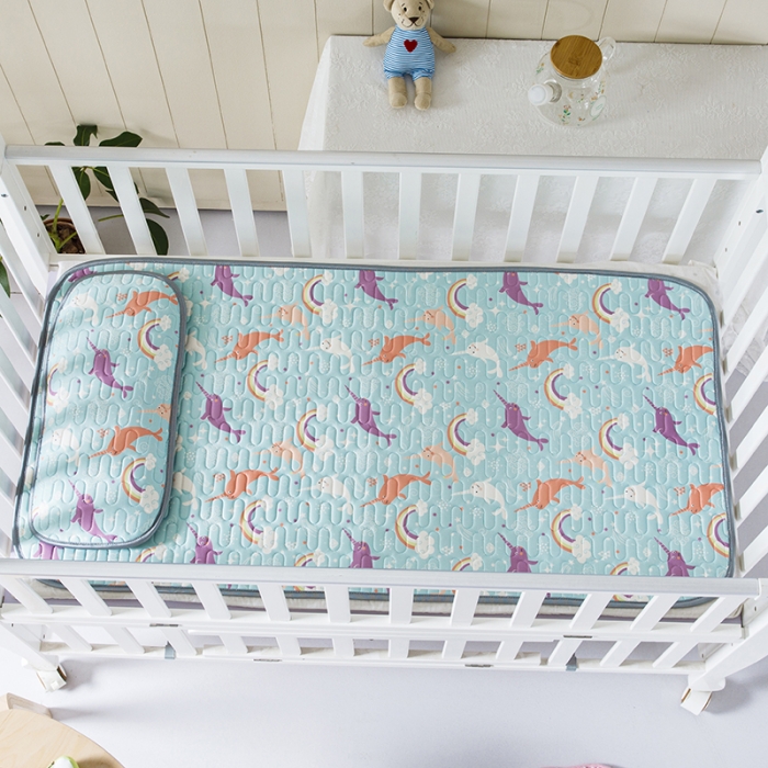 91家纺网 家纺一手货源 找家纺 小芽家居 2024新款儿童乳胶凉席卡通 彩虹海豚