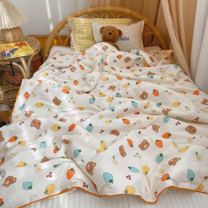 91家纺网 家纺一手货源 找家纺 星期八 2021新款全棉卡通儿童夏被 草莓熊