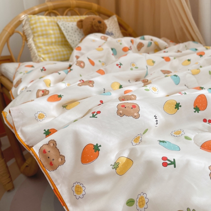 91家纺网 家纺一手货源 找家纺 星期八 2021新款全棉卡通儿童夏被 草莓熊