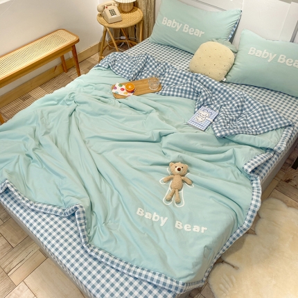 91家纺网 家纺一手货源 找家纺 立体小熊水洗棉夏被四件套 小清新绣花夏凉被空调被纯色薄被芯
